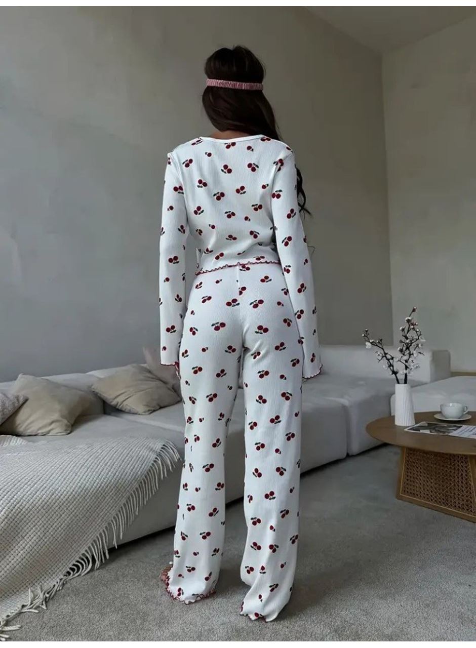 Kadın Uzun Kollu Bisiklet Yaka Desenli Burgu Bluz Ve Pijama Ikili Takım