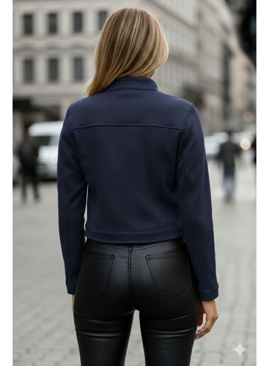 Kadın Uzun Kollu Yakadan Ve önden Düğmeli Süet Kısa Ceket