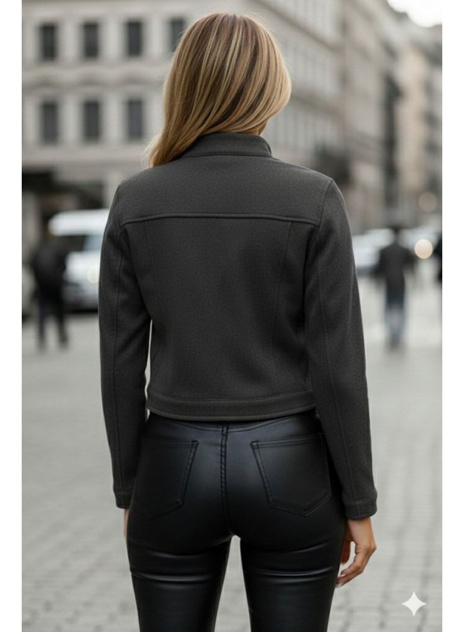 Kadın Uzun Kollu Yakadan Ve önden Düğmeli Süet Kısa Ceket