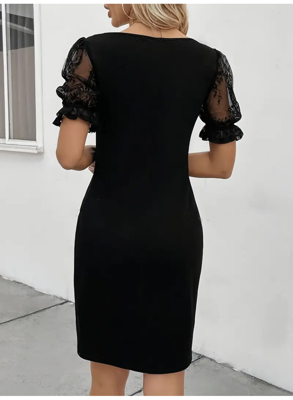 Kadın Kısa Kollu Dantelli V Yakalı Yanlardan Büzgülü çapraz Detaylı Ithal Krep Elbise