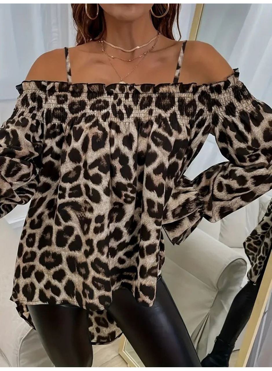 Kadın Ip Askılı Omuzlardan Açık Leopar Desenli Asimetrik Kesim Süprem Bluz