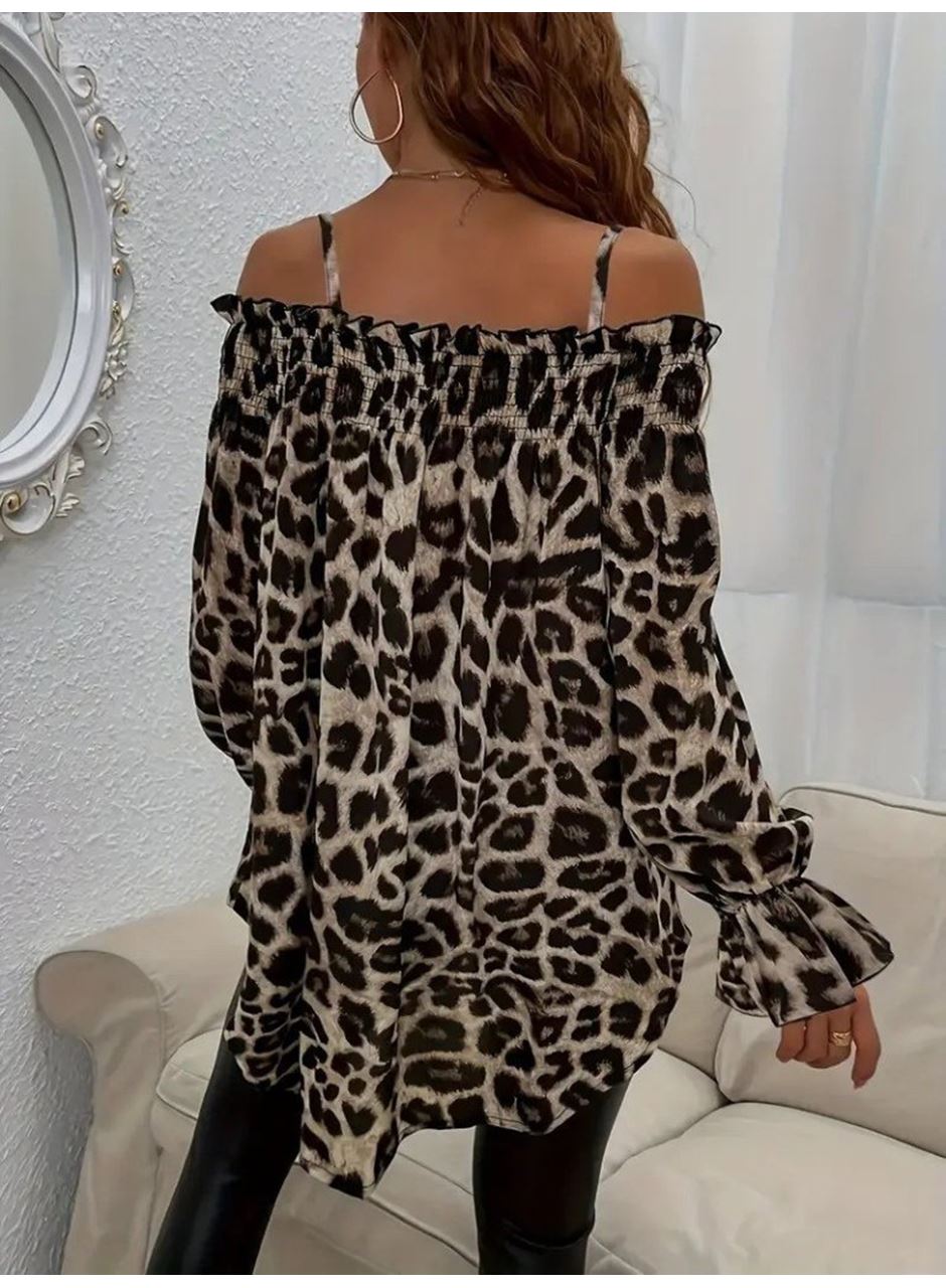 Kadın Ip Askılı Omuzlardan Açık Leopar Desenli Asimetrik Kesim Süprem Bluz