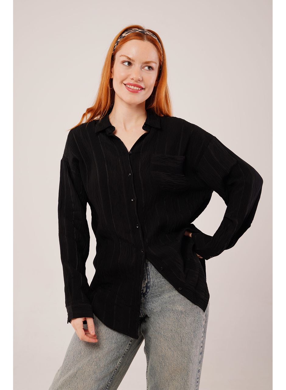Hakim Yaka Çizgili Cep Detaylı Siyah Gömlek