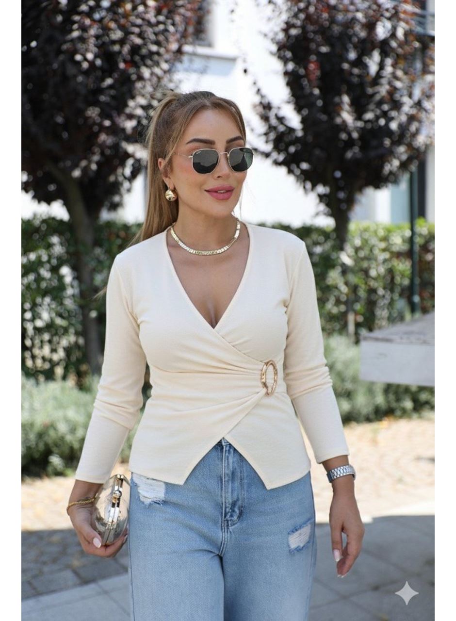 Kadın Uzun Kollu Kruvaze Yakalı Toka Detaylı Viskon Bluz