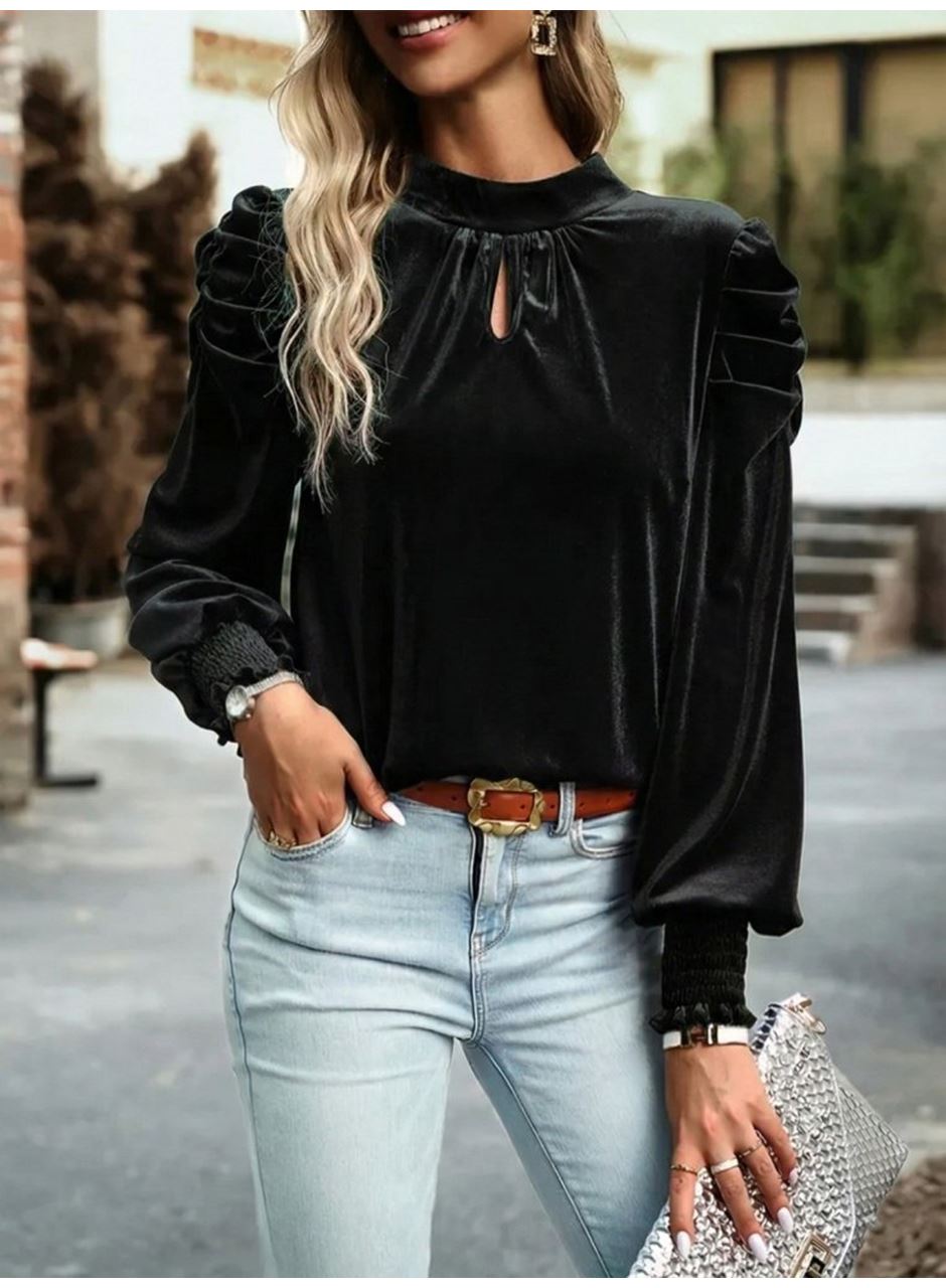 Kadın Uzun Kollu Balıkçı Yaka Damla Detaylı Kadife Bluz