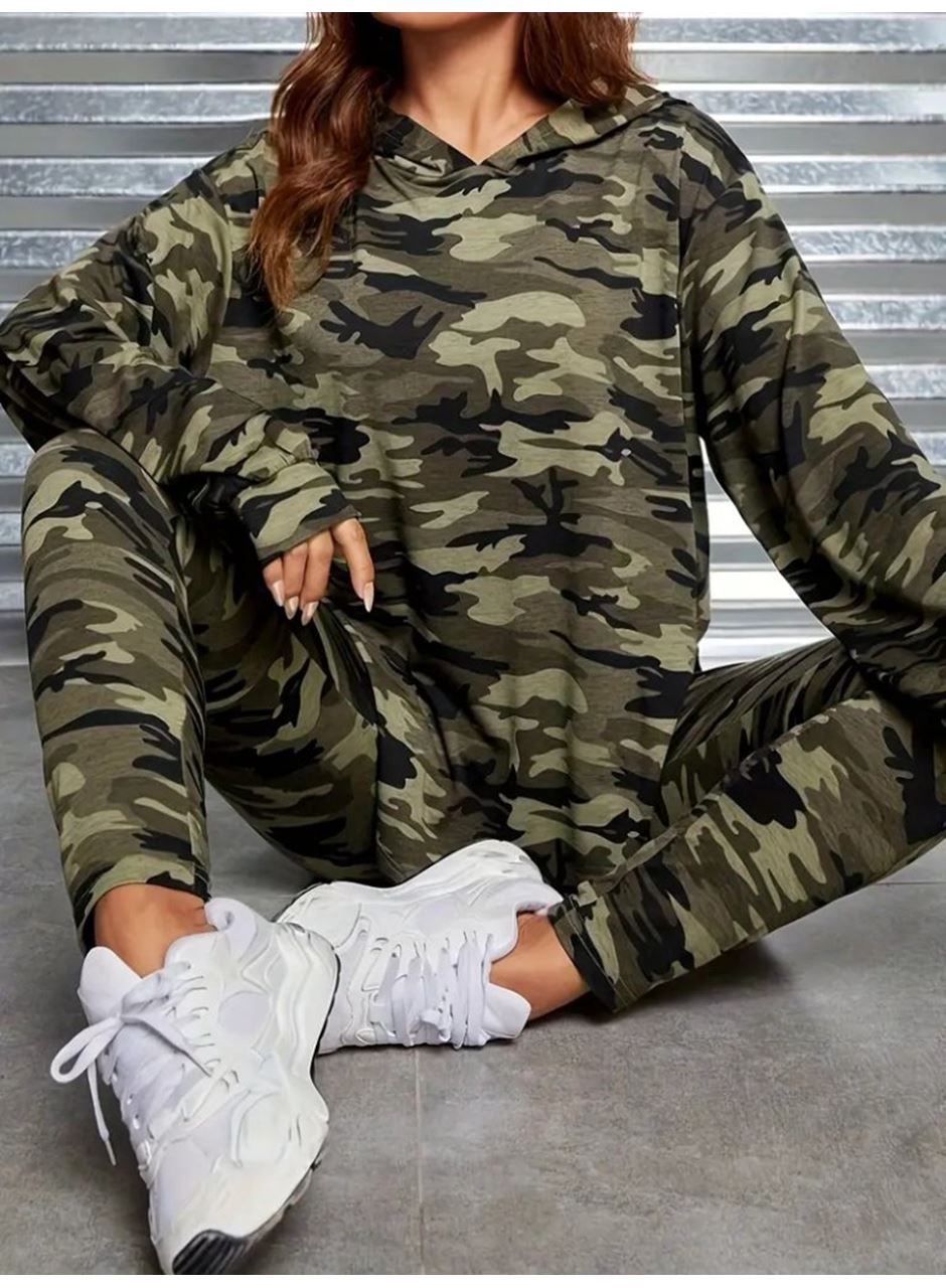 Kadın Uzun Kollu Kapşonlu Kamuflaj Desenli Bluz Ve Pantolon Tayt Ikili Takım