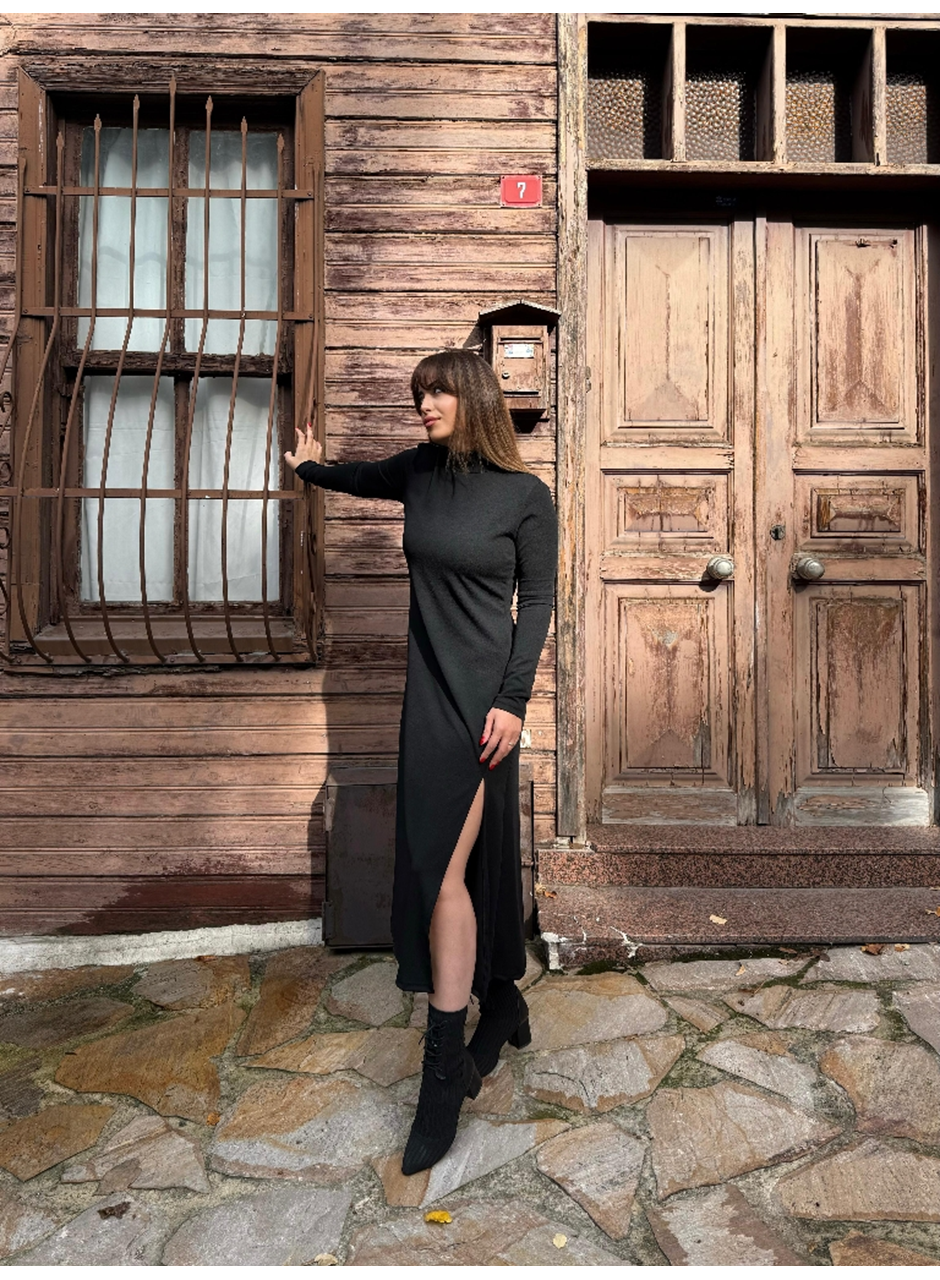 Kadın Uzun Kollu Balıkçı Yaka Derin Yırtmaç Detay Krep Elbise