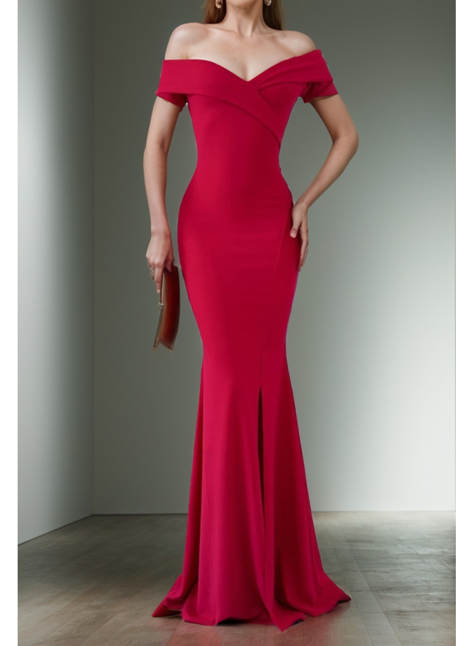 Kadın Dalgıç Kumaş Kayık Yaka Ve Dekolte Detaylı Elbise