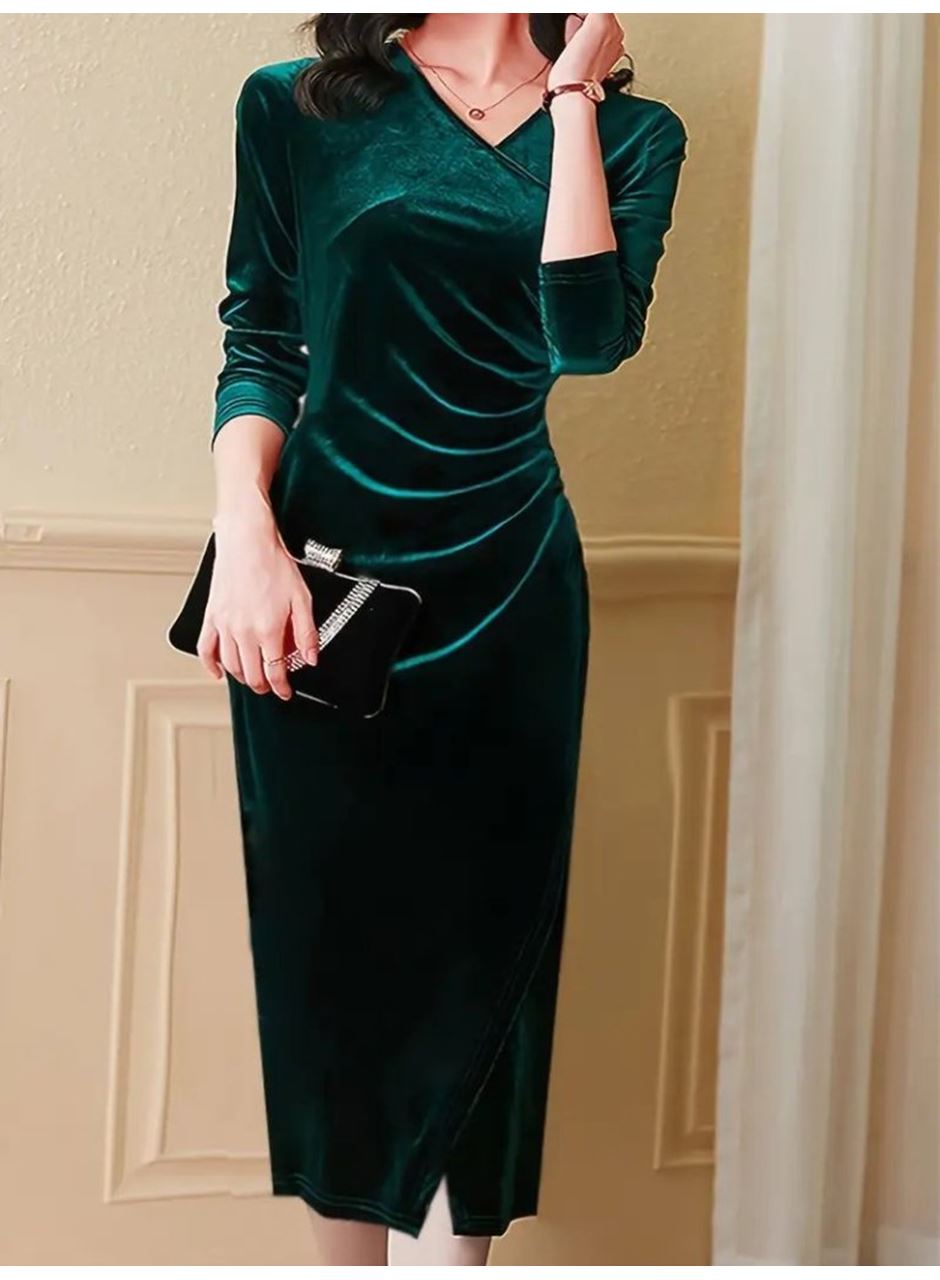 Kadın Uzun Kollu Kruvaze Yakalı Yandan Büzgülü önden çapraz Detaylı Midi Kadife Elbise