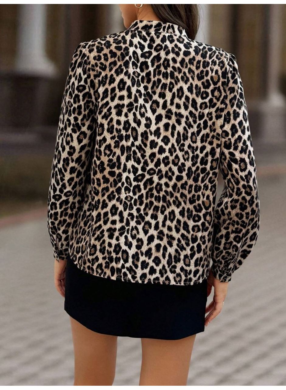 Kadın Uzun Kollu Yakadan Bağcıklı Leopar Desenli Süprem Bluz
