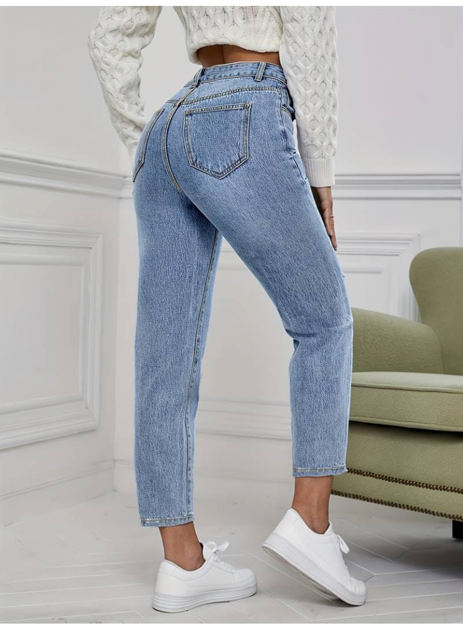 Kadın Açık Mavi Yırtık Mom Fit Kot Pantolon