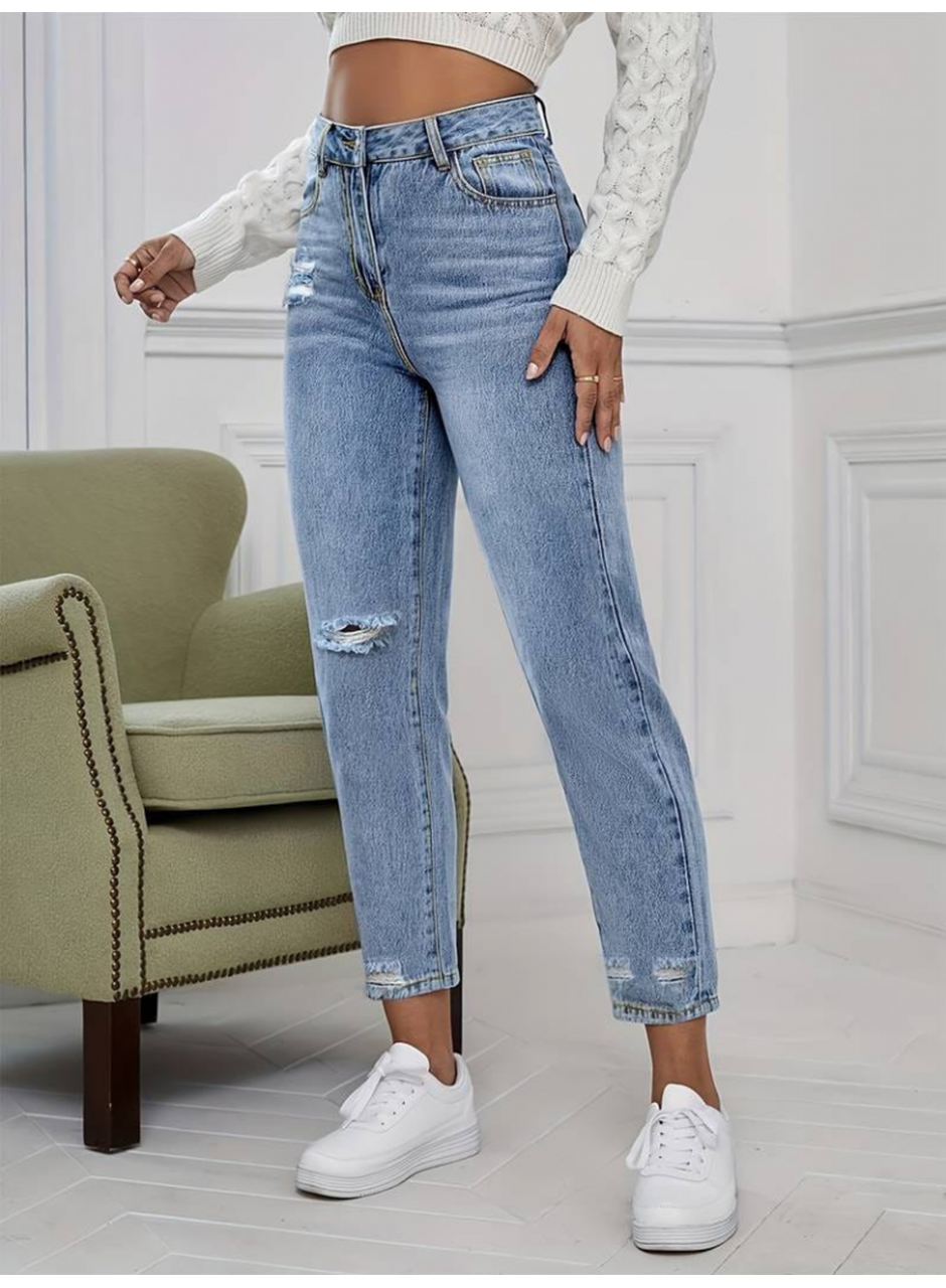 Kadın Açık Mavi Yırtık Mom Fit Kot Pantolon