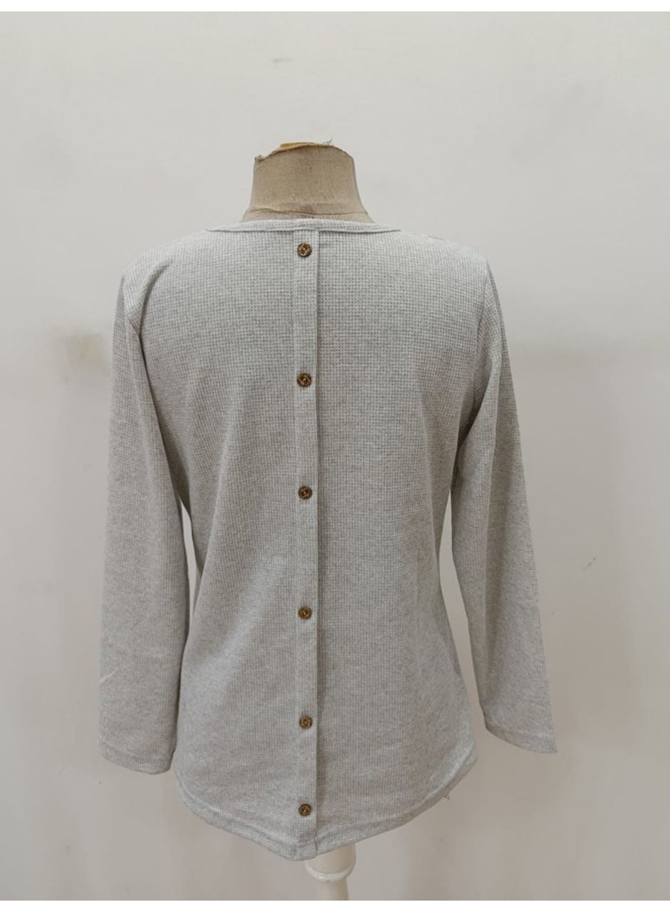 Kadın Uzun Kollu Yuvarlak Yaka Arkadan Düğmeli Waffle Bluz