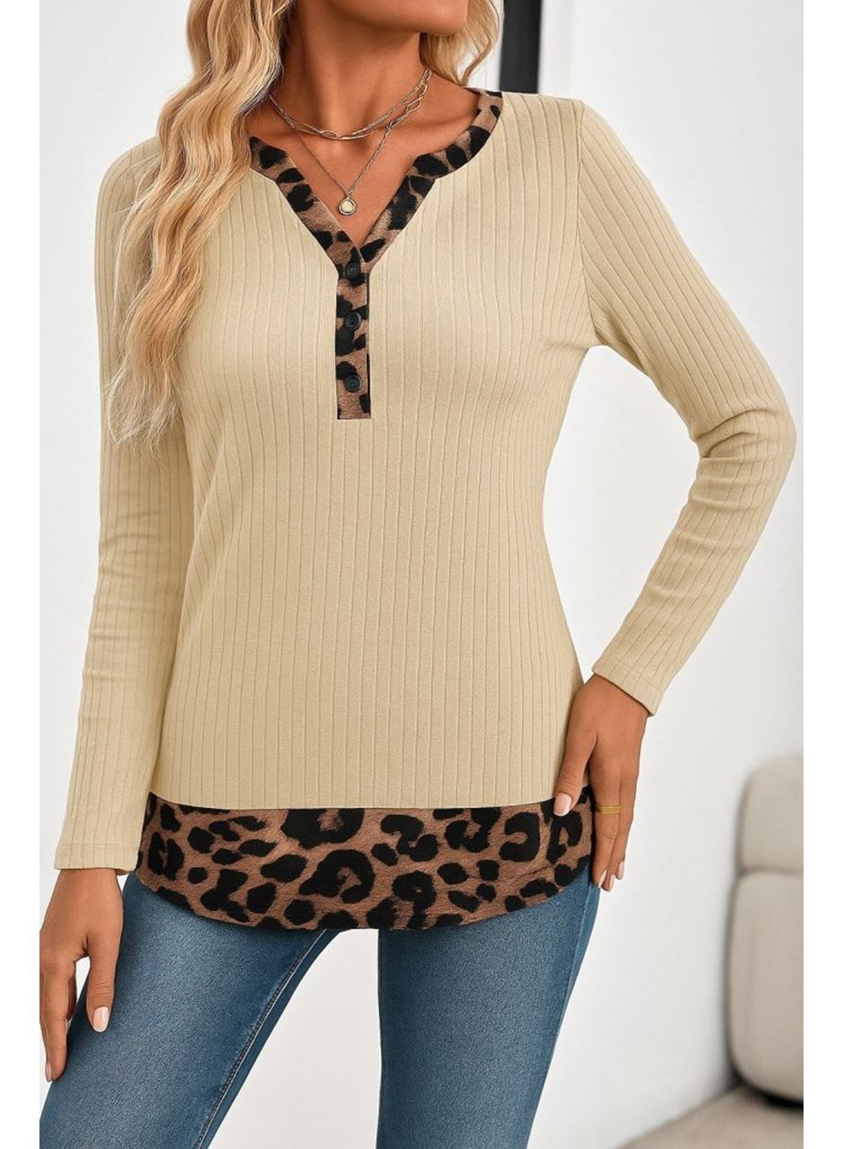 Kadın Uzun Kollu Yakadan Düğmeli Leopar Detaylı Kaşkorse Bluz