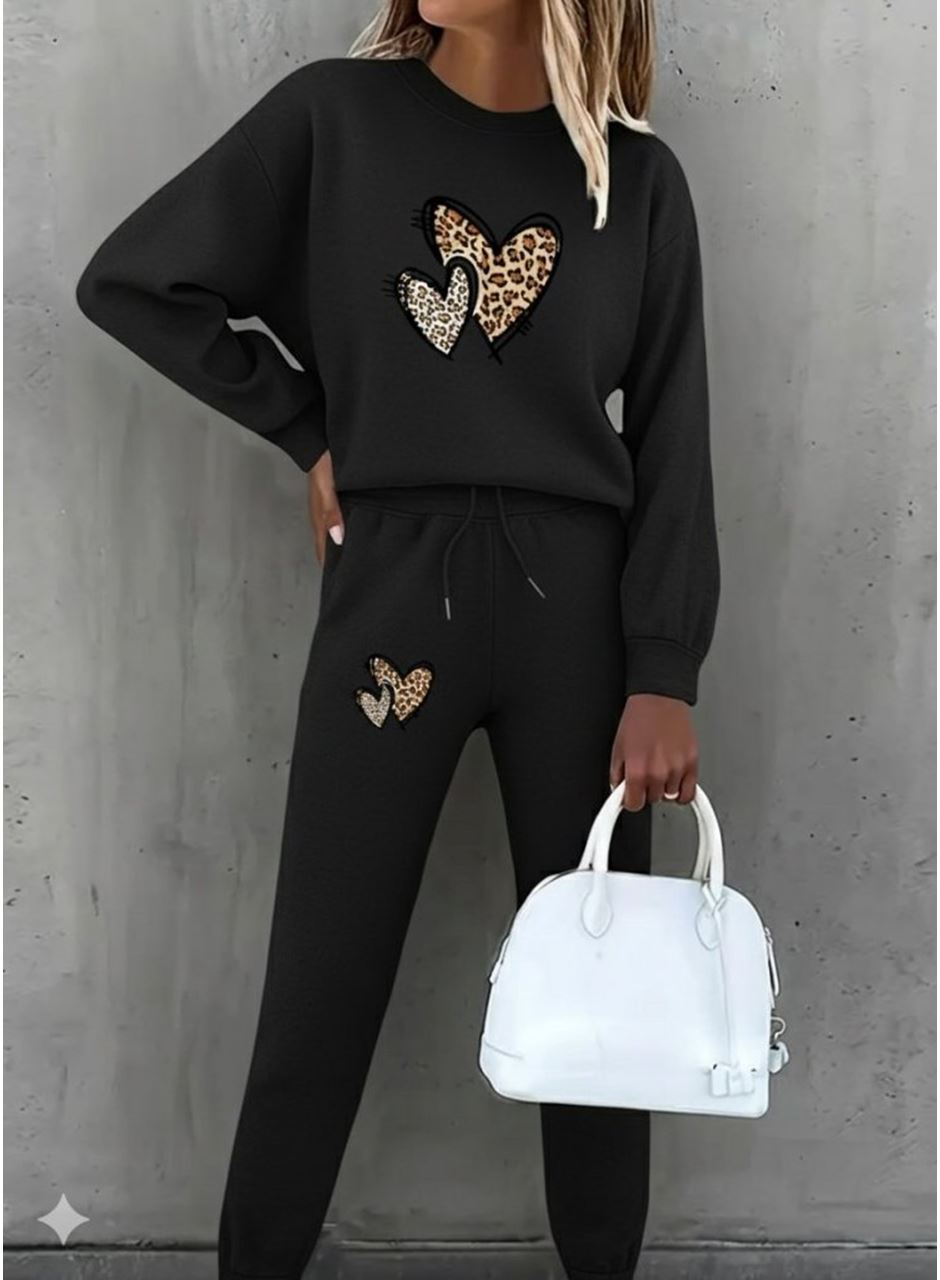 Kadın Uzun Kollu Bisiklet Yaka Kalp Desenli şardonlu üç Iplik Bluz Ve Pantolon Ikili Takım