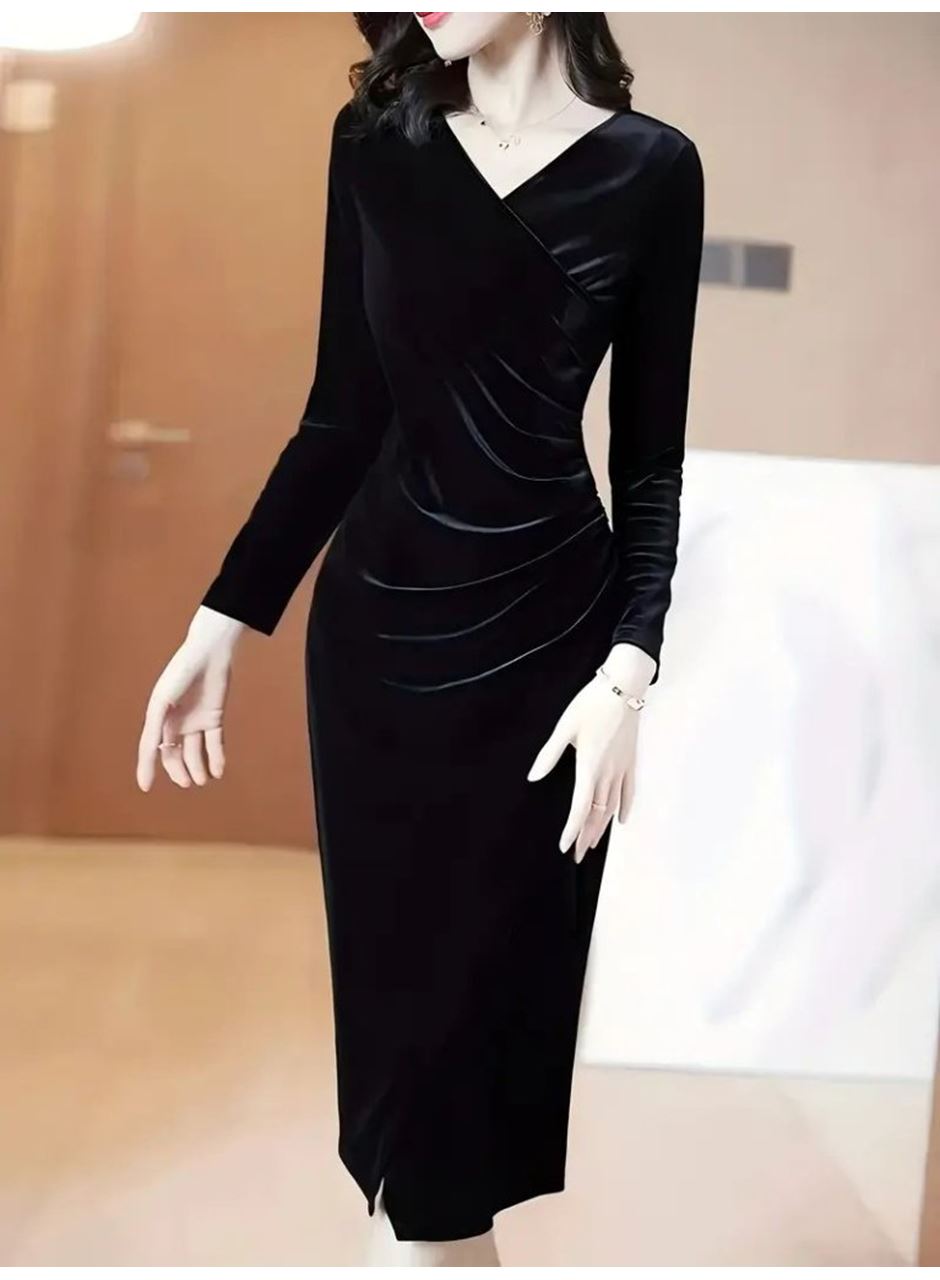 Kadın Uzun Kollu Kruvaze Yakalı Yandan Büzgülü önden çapraz Detaylı Midi Kadife Elbise