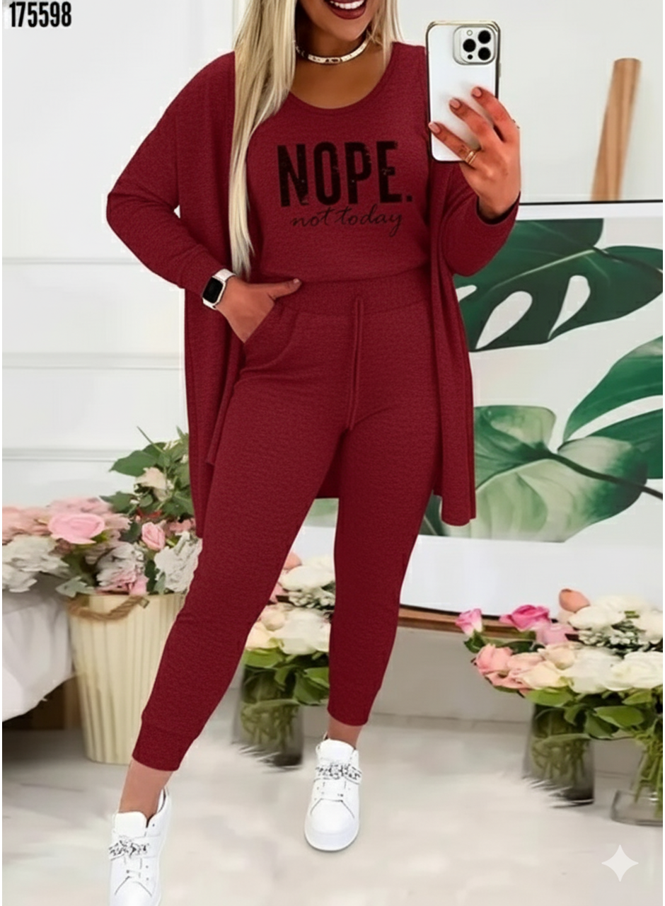 Kadın Askılı Yuvarlak Yaka Yazılı Viskon Iki Iplik Bluz Ceket Ve Pantolon 3lü Takım