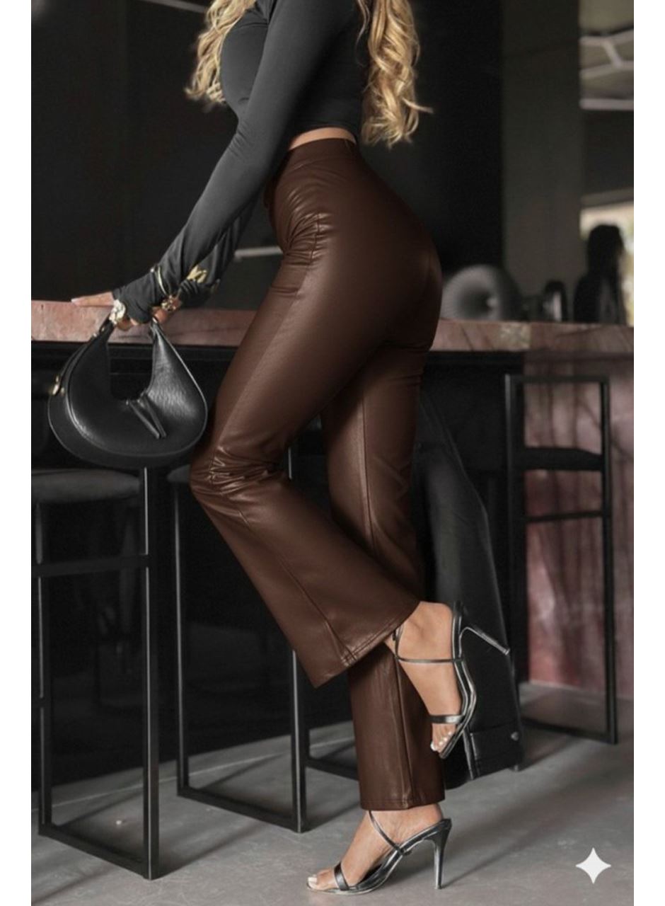 Kadın Yüksek Bel Paçaya Doğru Geniş Deri Pantolon