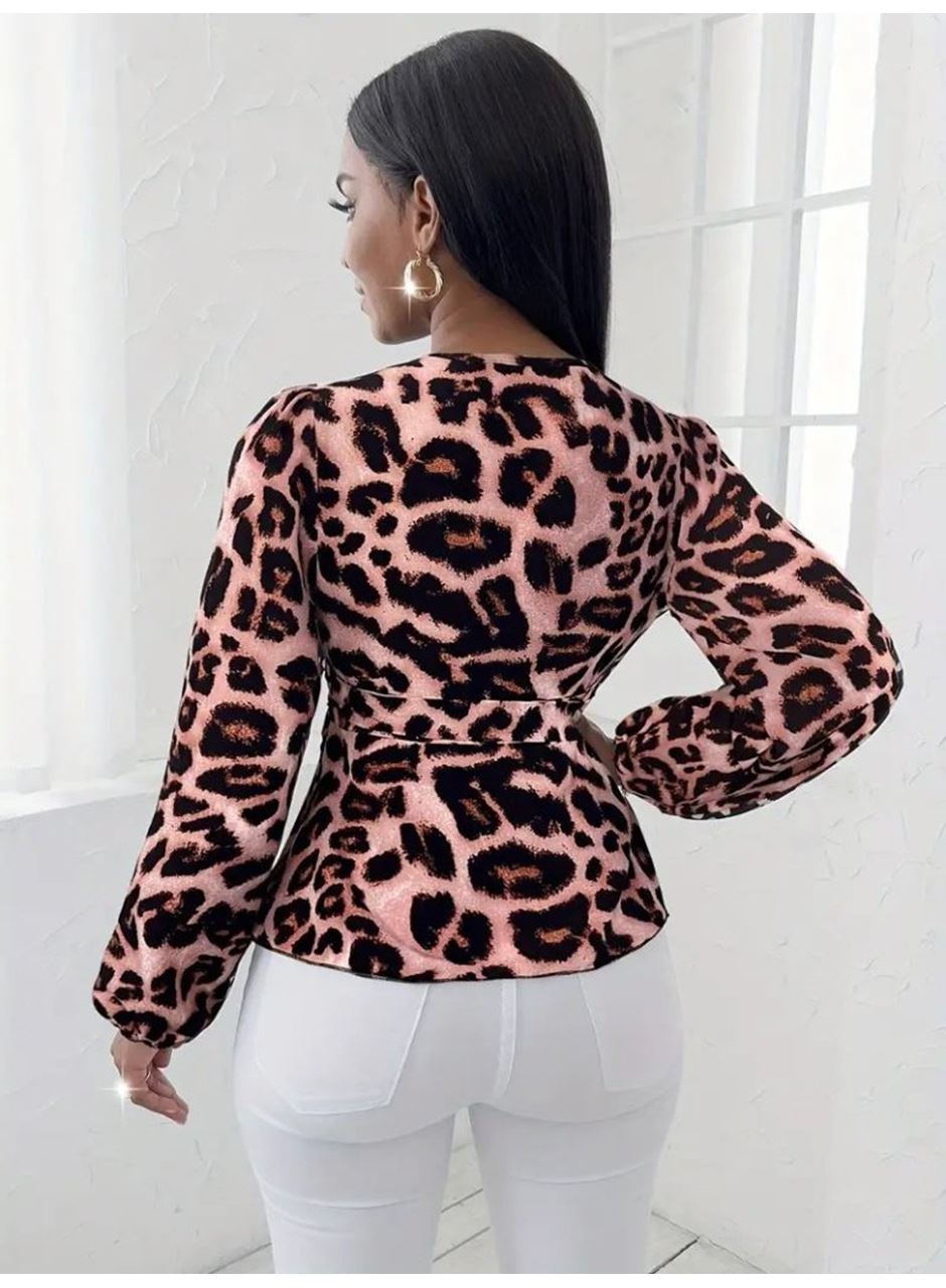 Kadın Uzun Kollu Kruvaze Yakalı Belden Kuşaklı Leopar Desenli Süprem Bluz