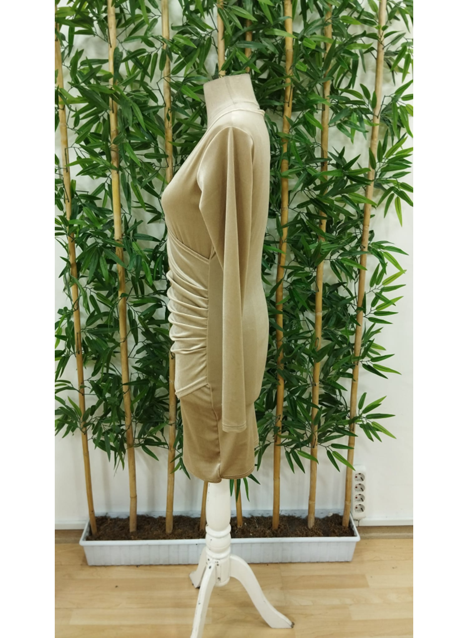 Kadın Uzun Kollu Kruvaze Yaka Kısa Kadife Elbise