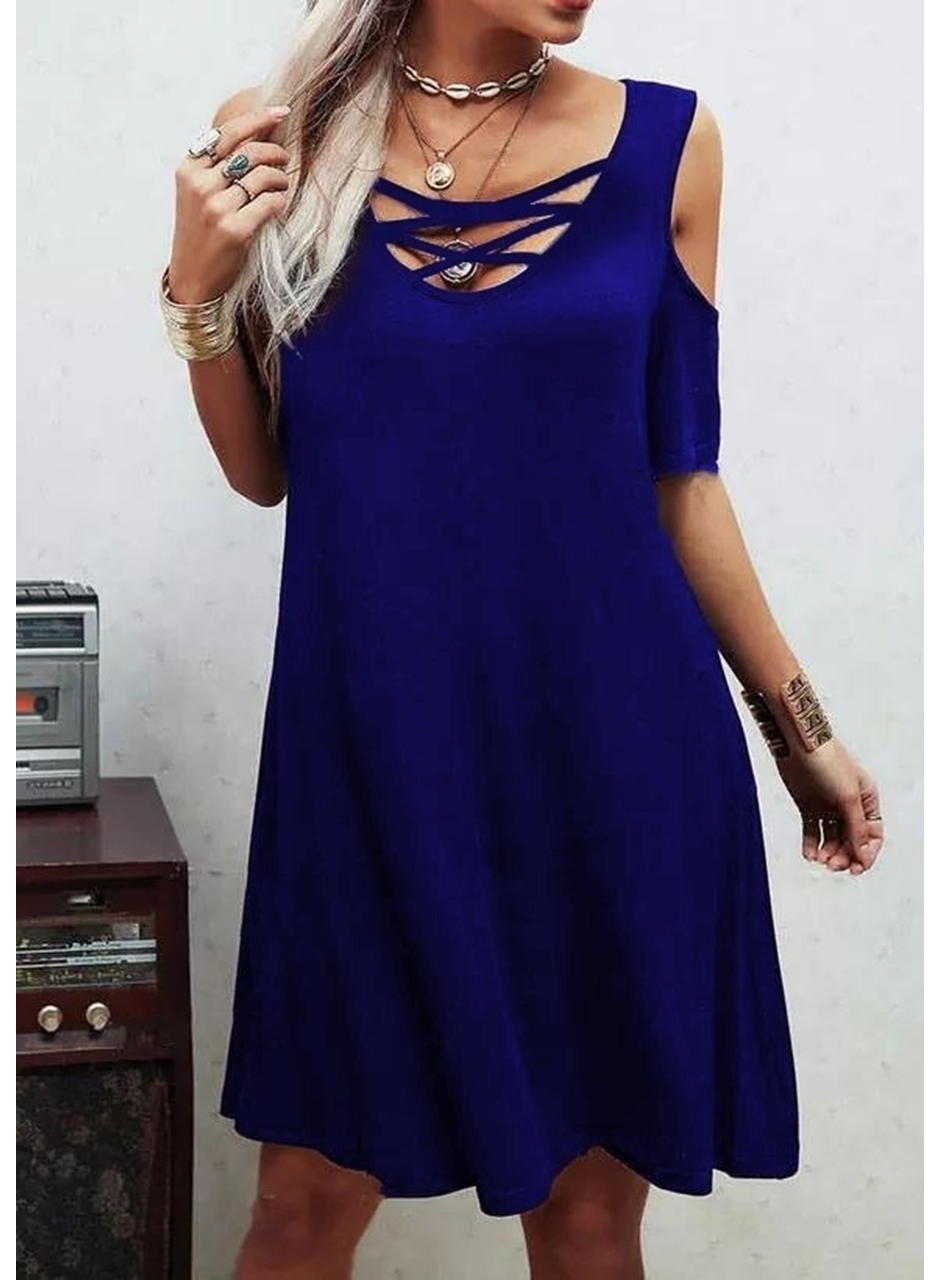 Dekolteli Bağcık Detay Viskon Kumaş Elbise