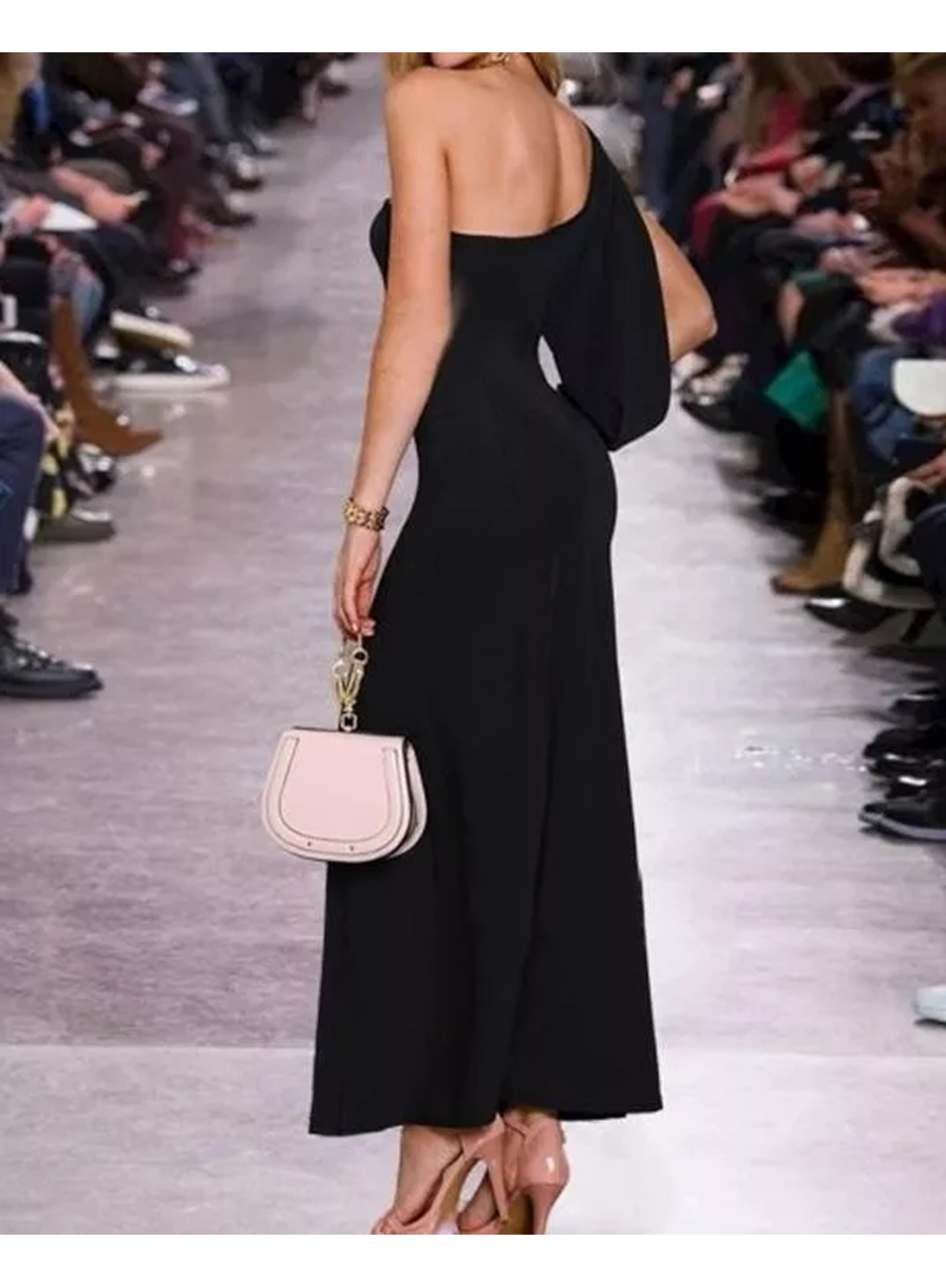 Tek Omuz Açık Derin Yırtmaçlı Krep Tam Boy Elbise