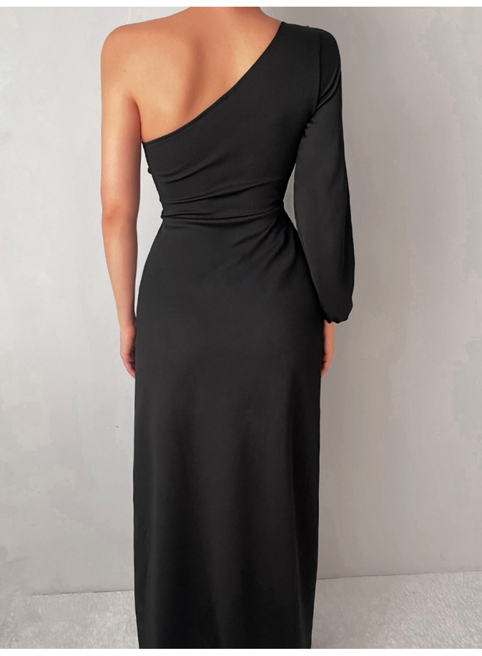Tek Omuz Açık Derin Yırtmaçlı Krep Tam Boy Elbise
