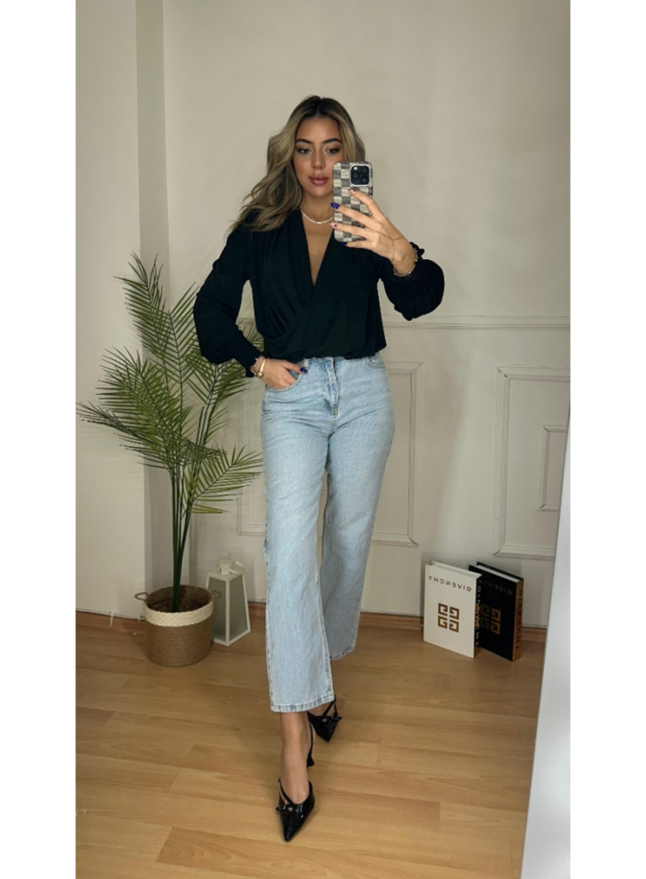 Kadın Uzun Kollu Dökümlü Kruvaze Yaka Kol Ucu Gipeli Sandy Bluz