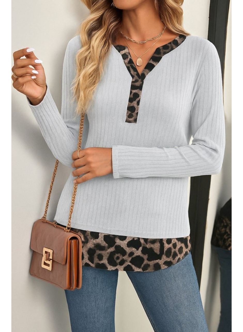 Kadın Uzun Kollu Yakadan Düğmeli Leopar Detaylı Kaşkorse Bluz