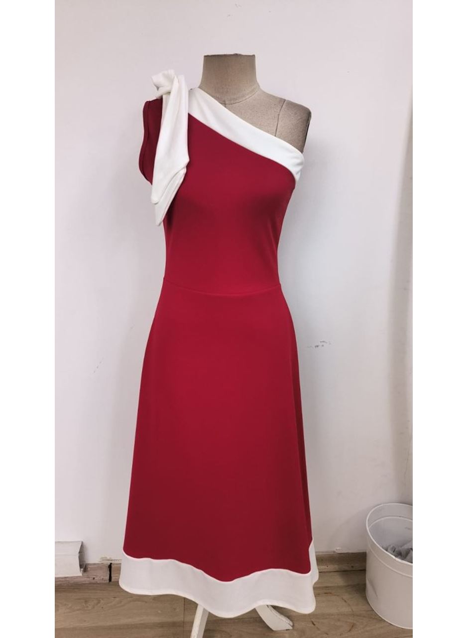 Kadın Tek Omuzu Açık Omuzlardan Kurdela Detaylı çift Renkli Ithal Krep Elbise