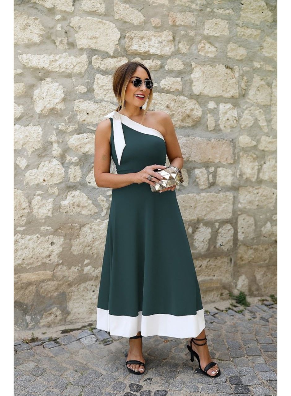 Kadın Tek Omuzu Açık Omuzlardan Kurdela Detaylı çift Renkli Ithal Krep Elbise