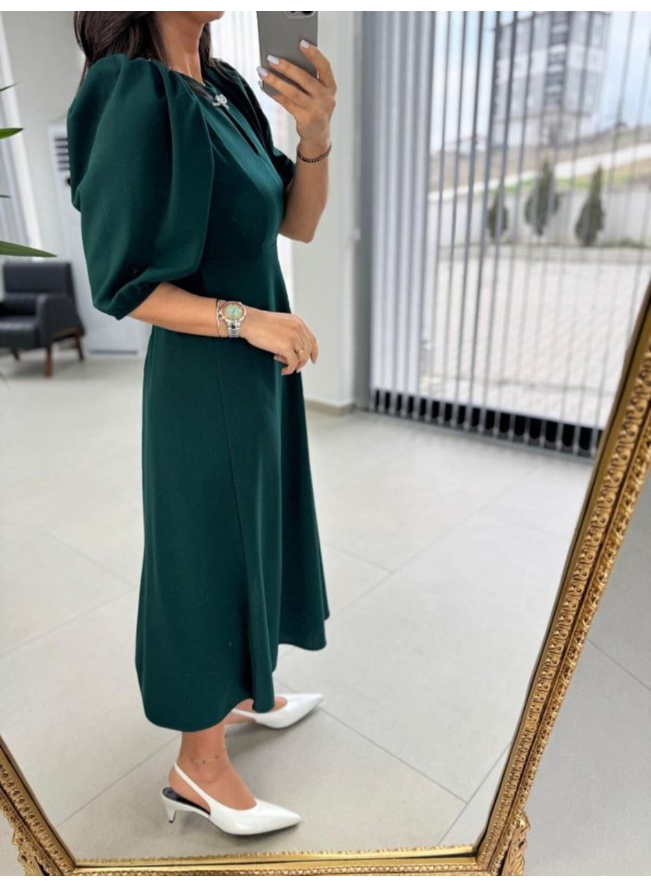 Kadın Kısa Kollu Bisiklet Yaka Fiyonk Broşlu Midi Janjan Krep Elbise