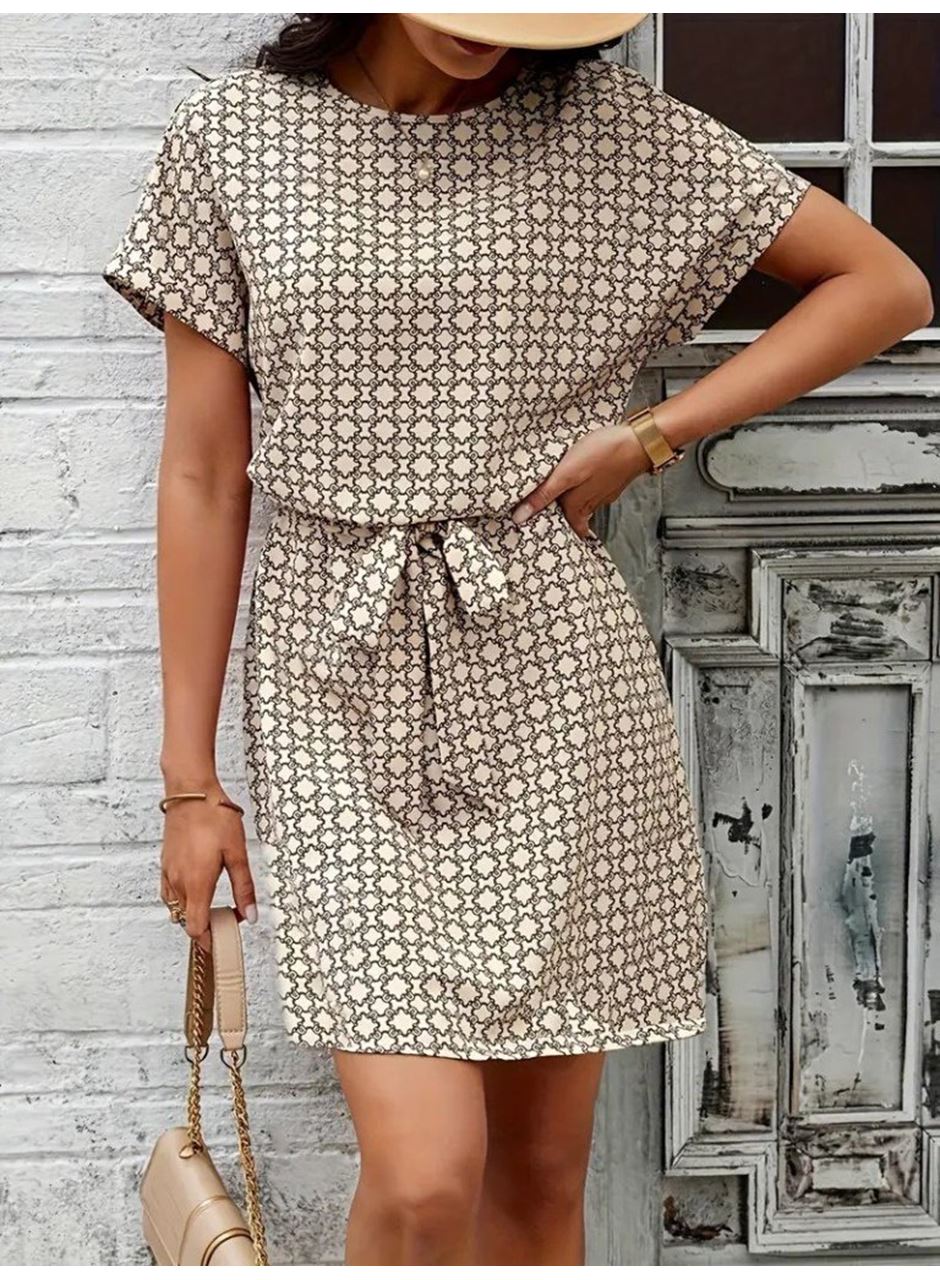 Kadın Kısa Kollu Yuvarlak Yaka Beli Kuşaklı Geometrik Desenli Süprem Elbise