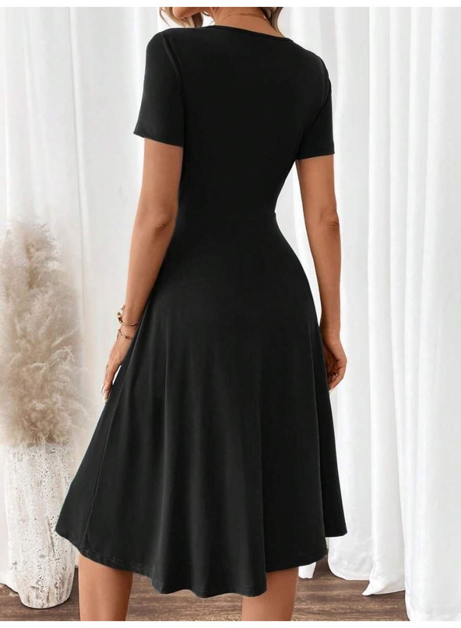 Kadın Kısa Kollu V Yakalı önden Düğmeli A Kesim Dokuma Elbise