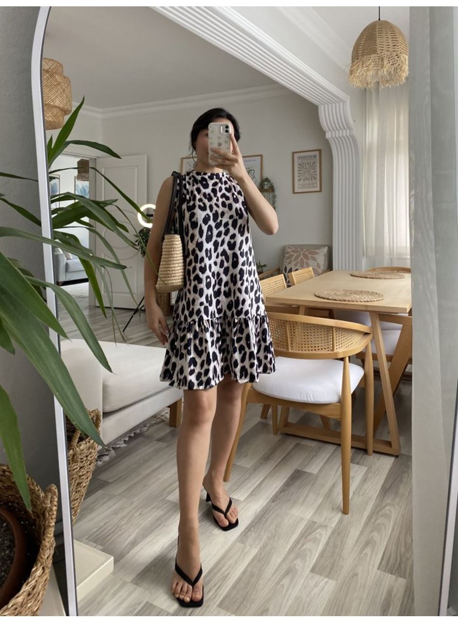 Kadın Kolsuz Sırttan Bağlamalı Fırfırlı Leopar Desenli Süprem Elbise