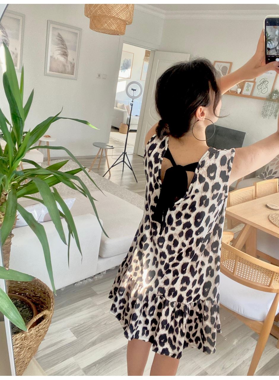 Kadın Kolsuz Sırttan Bağlamalı Fırfırlı Leopar Desenli Süprem Elbise