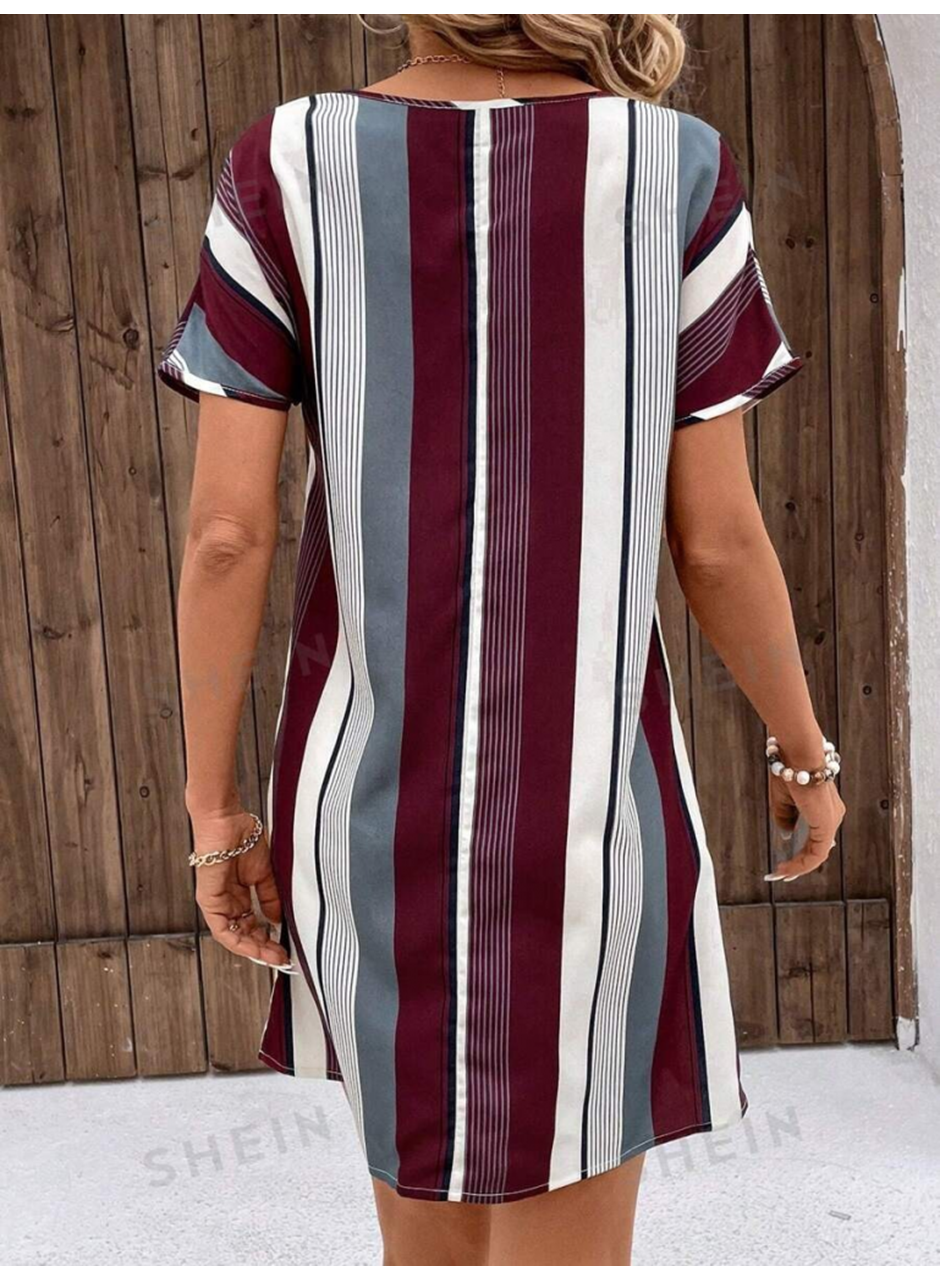 Kadın Kısa Kollu V Yakalı çizgi Baskılı Süprem Elbise