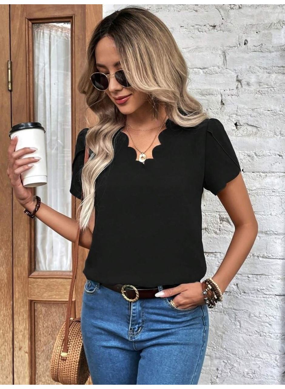 Kadın Kısa Kollu Lazer V Yakalı Ithal Krep Bluz