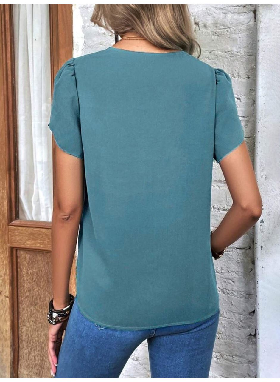 Kadın Kısa Kollu Lazer V Yakalı Ithal Krep Bluz