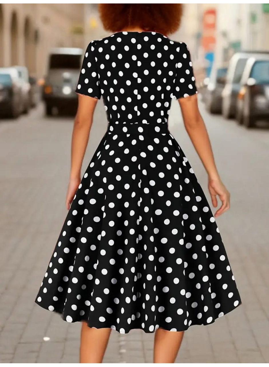 Kadın Kısa Kollu Geometrik Yaka Puantiyeli Kiloş Midi Süprem Elbise