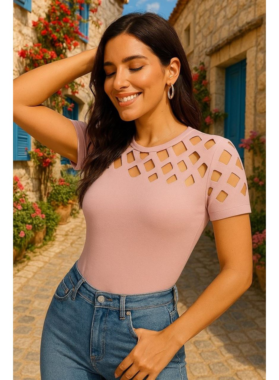 Kadın Kısa Kollu Baklava Desen Lazer Kesim Ithal Krep Bluz