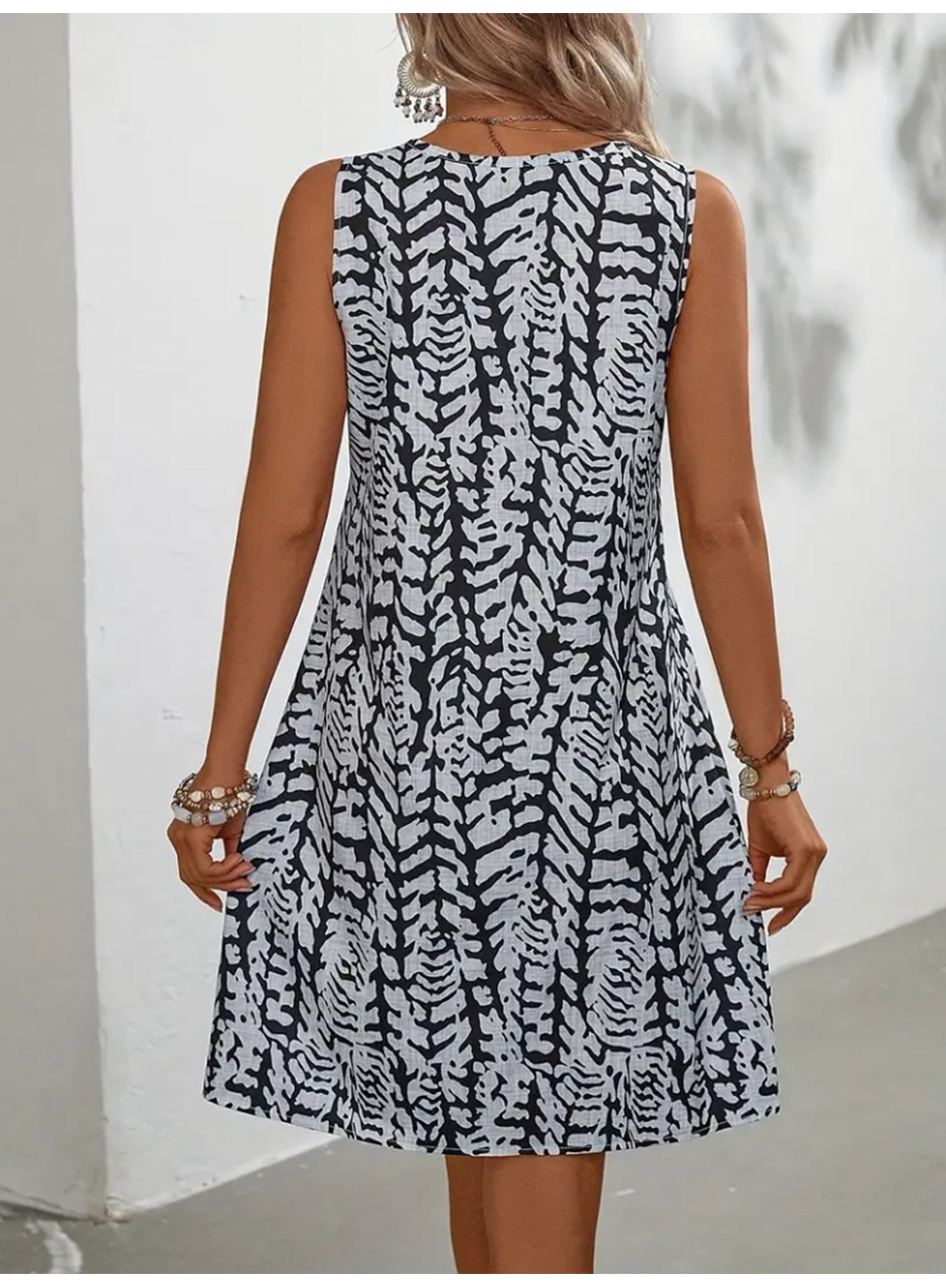 Kadın Sıfır Kol Yakadan Halka Detaylı Desenli Kısa Bürümcük Elbise