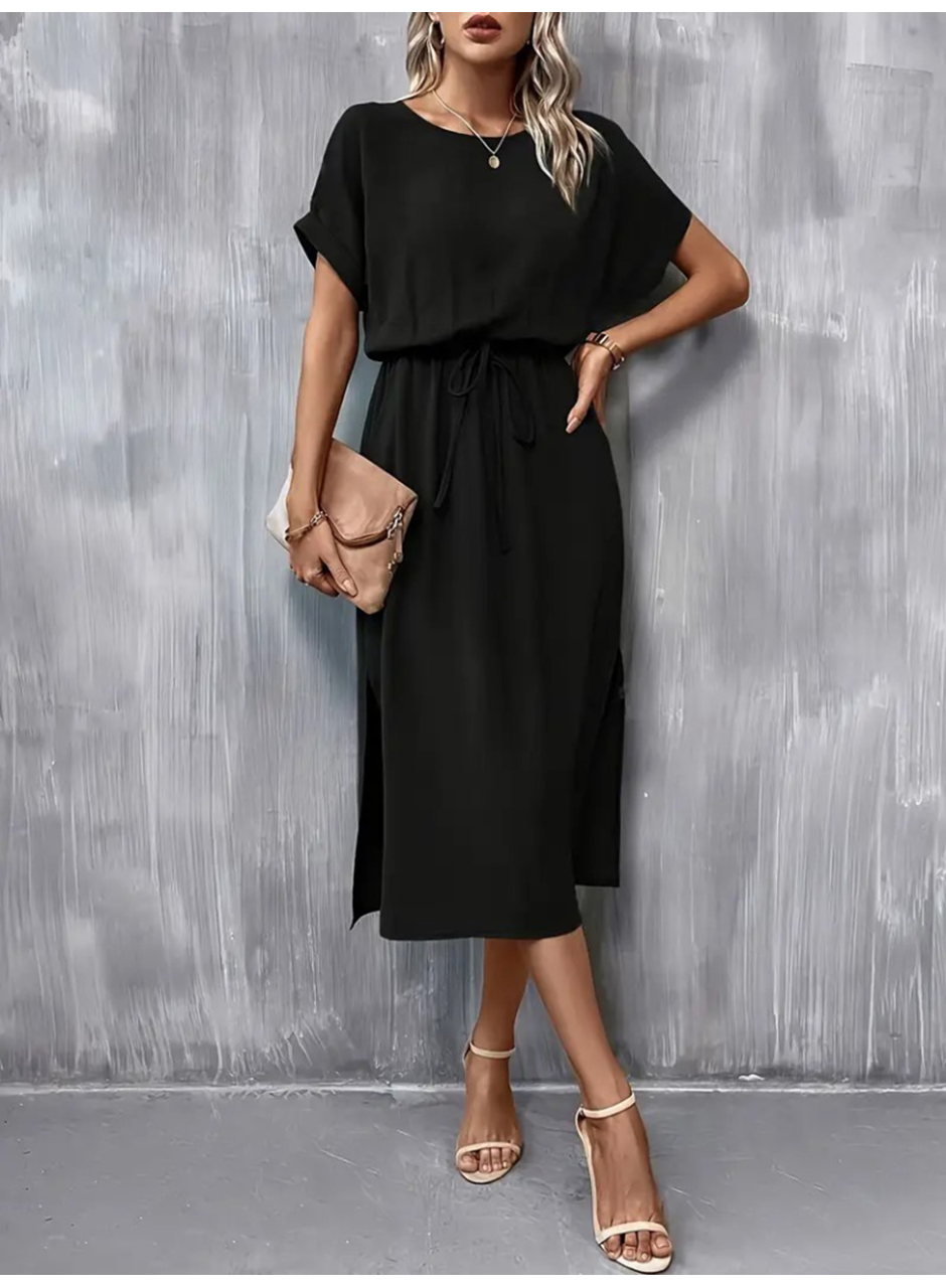 Kadın Kısa Kollu Yakası Açık Belden Bağlamalı Yırtmaçlı Viskon Elbise