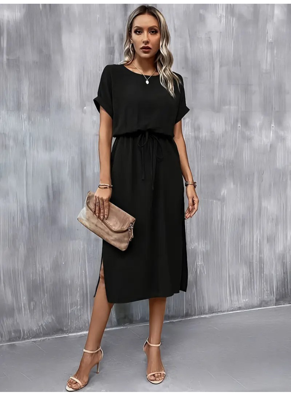 Kadın Kısa Kollu Yakası Açık Belden Bağlamalı Yırtmaçlı Viskon Elbise