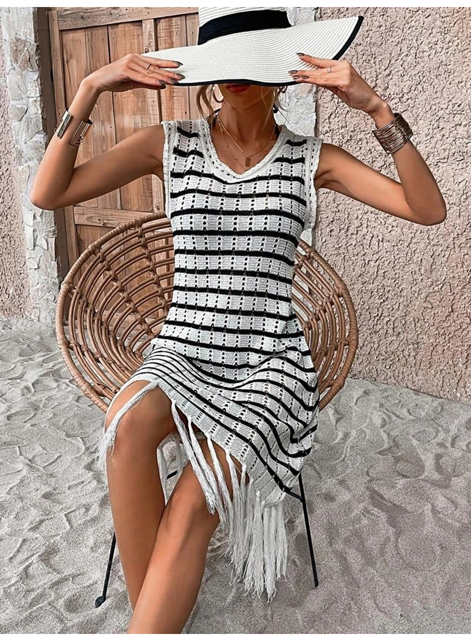 Kadın Kolsuz V Yaka Eteği Püsküllü çizgi Desen Triko Elbise