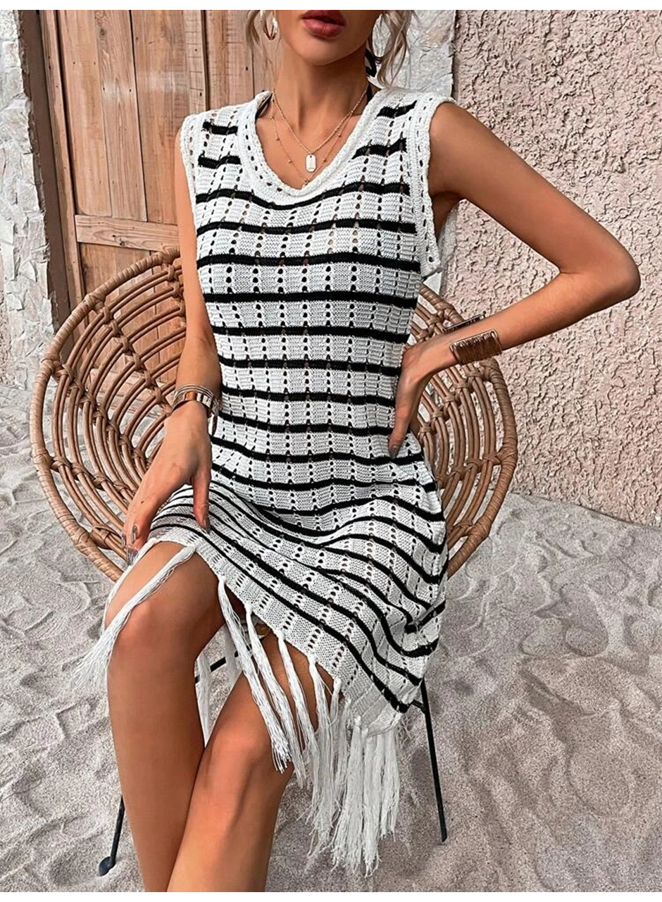 Kadın Kolsuz V Yaka Eteği Püsküllü çizgi Desen Triko Elbise