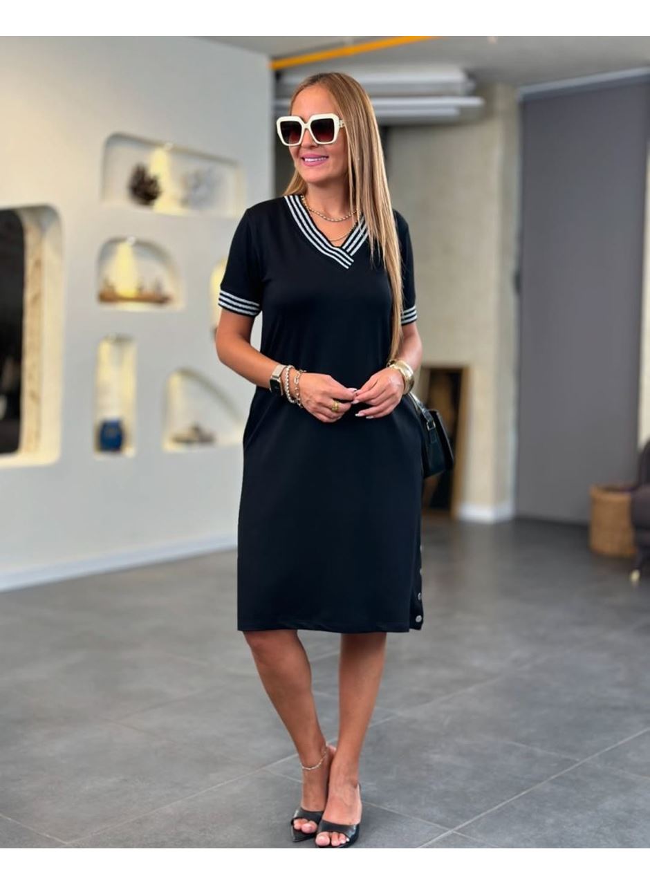 Kadın Kısa Kollu V Yakalı Yanlardan Yırtmaç Ve Düğmeli Viskon Iki Iplik Elbise