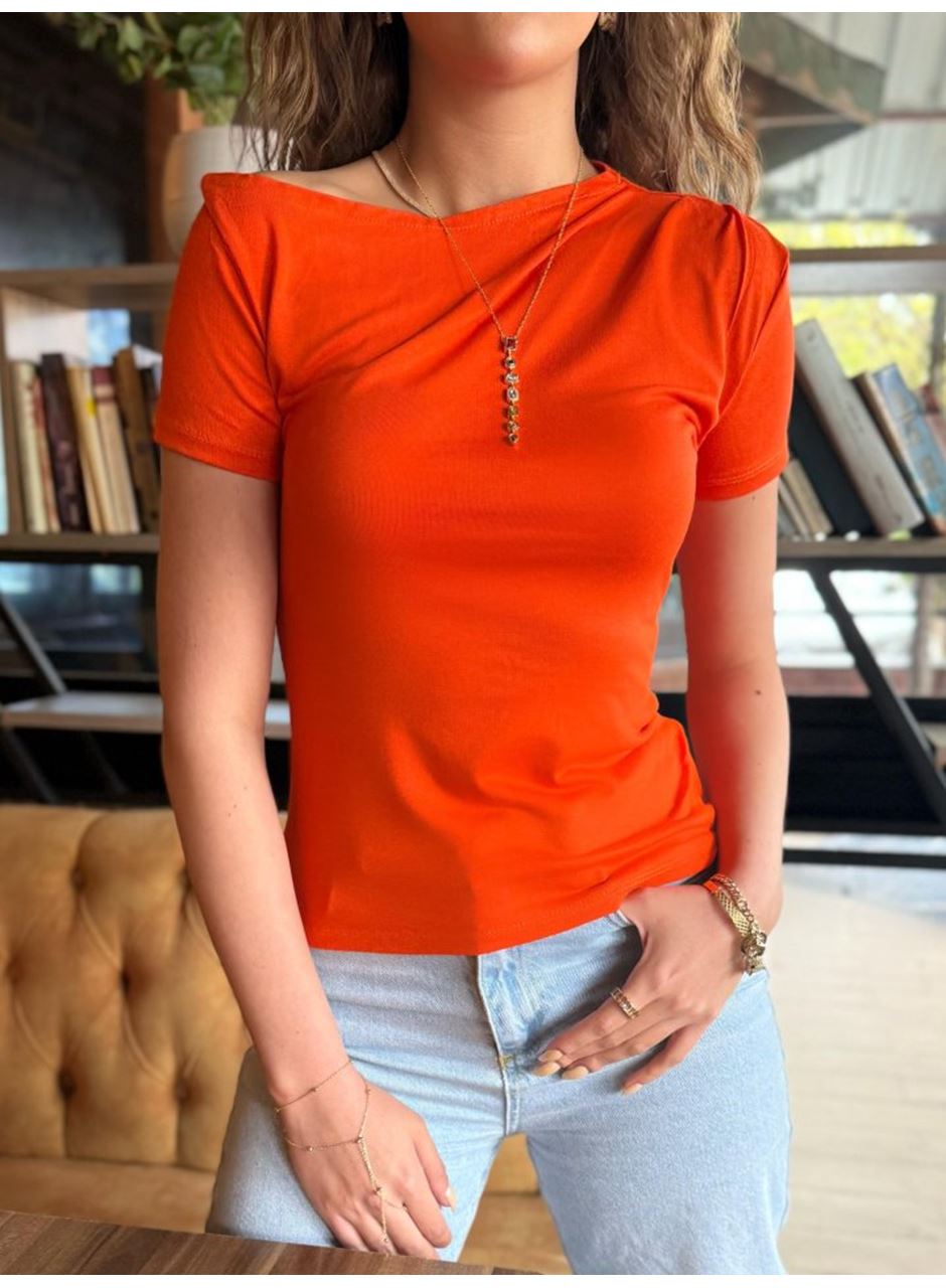 Kadın Kısa Kollu Tek Omuzu Açık Büzgülü Viskon Bluz