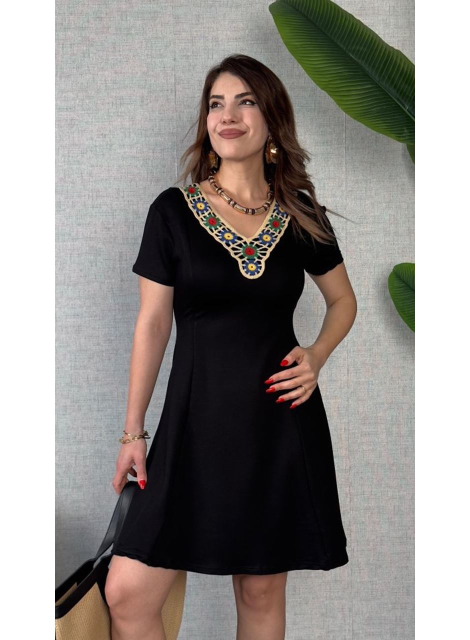 Kadın Penye Kumaş Çiçek Desenli Nakışlı Elbise