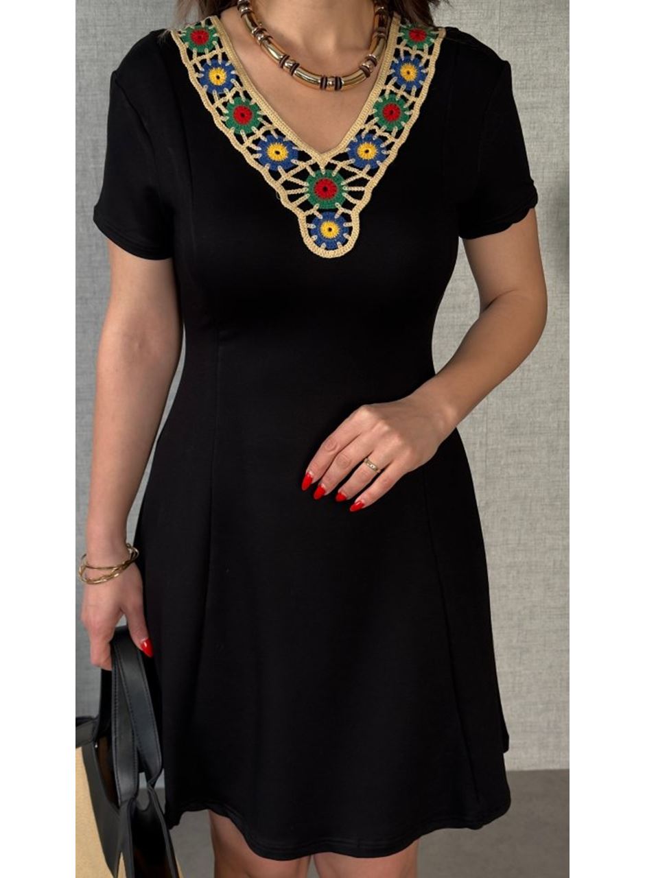 Kadın Penye Kumaş Çiçek Desenli Nakışlı Elbise